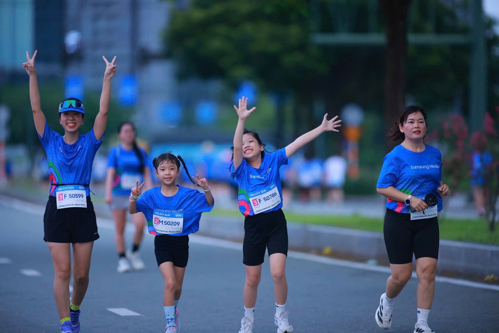Người tham dự hội thảo trao đổi