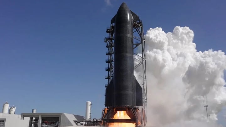 SpaceX thử nghiệm đốt tĩnh với Ship 40, tầng trên của tàu vũ trụ dự kiến thực hiện chuyến bay Flight 13 của Starship. SpaceX thử nghiệm đốt tĩnh với Ship 40