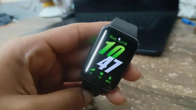 Lỗi sọc màn trên Galaxy Fit 3 Hình ảnh lỗi sọc màn trên Galaxy Fit 3