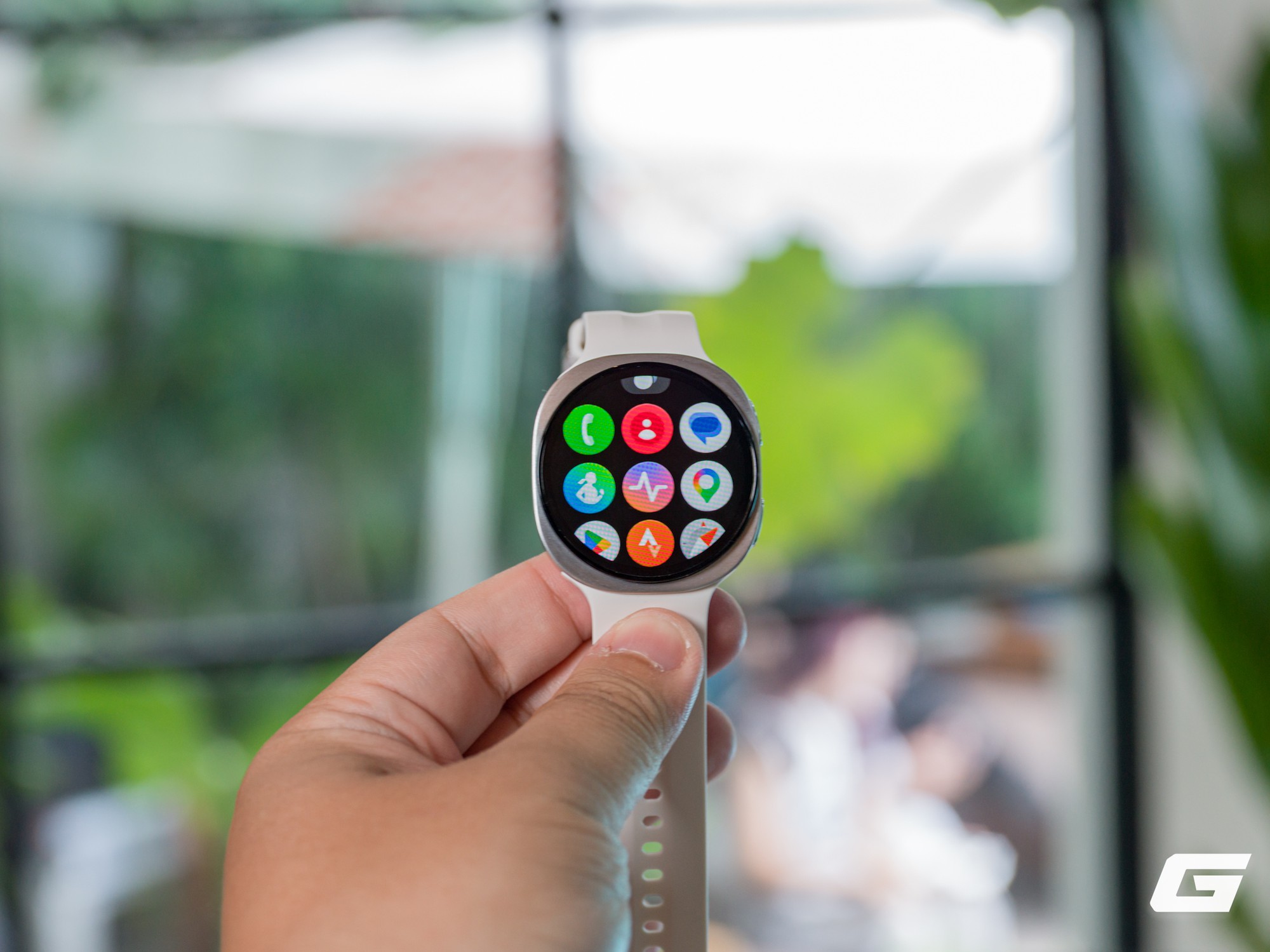 Màn hình Galaxy Watch9 hiển thị giao diện ứng dụng
