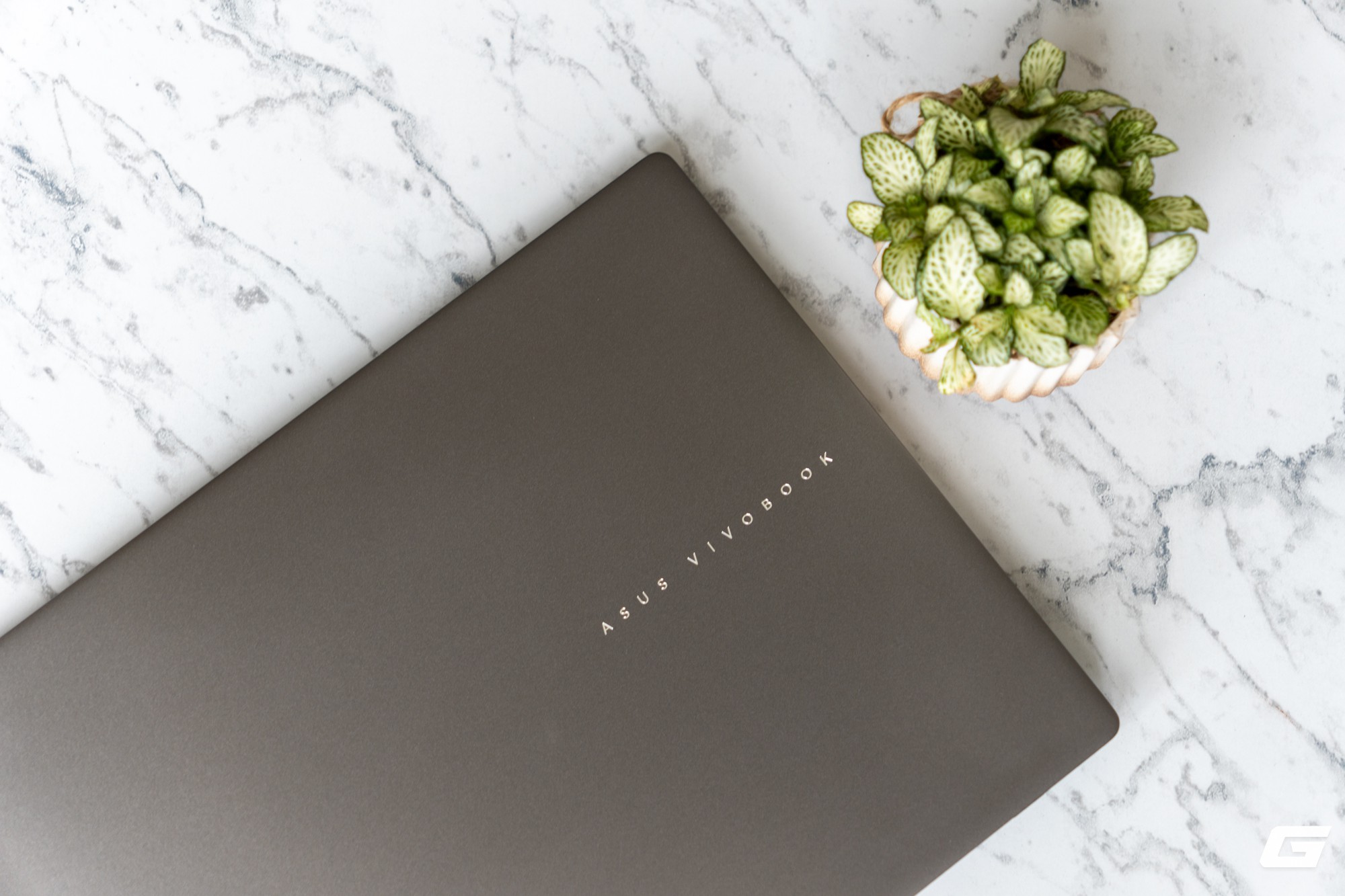Vivobook S14 với thiết kế hiện đại