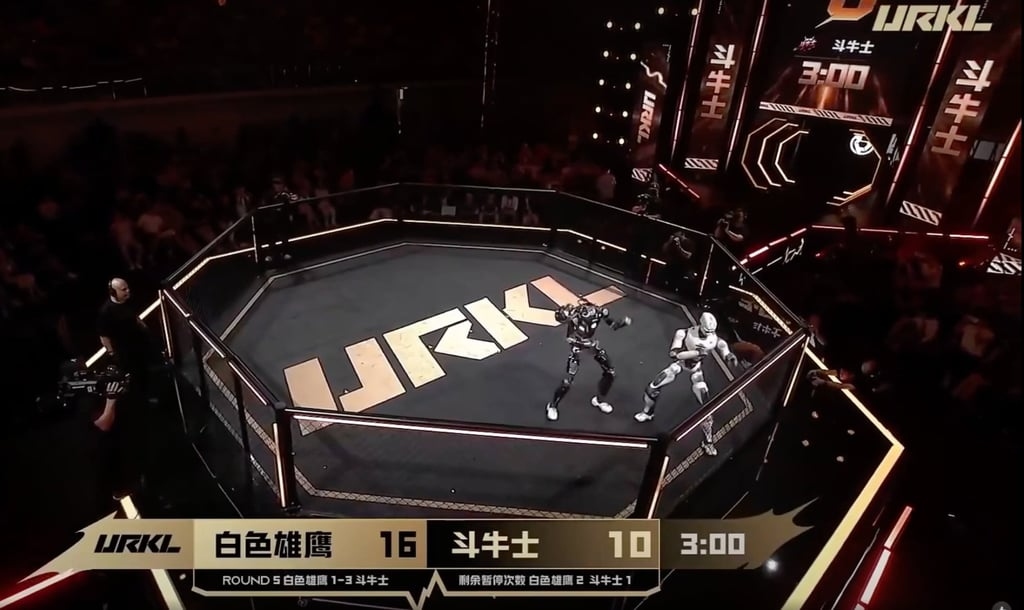 Giải đấu URKL với giải thưởng đai vô địch bằng vàng Đai vô địch MMA robot