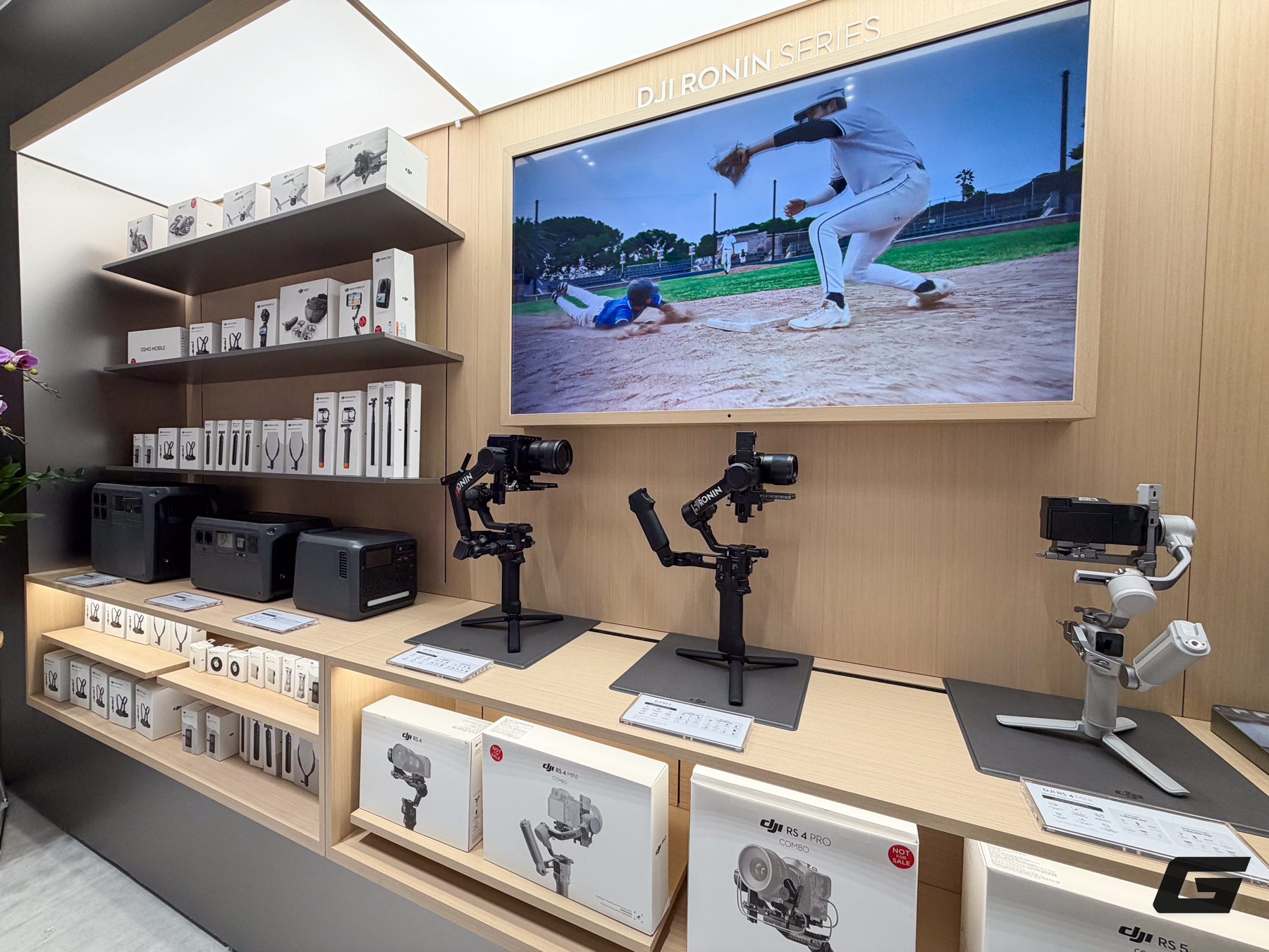 Robot hút bụi lau sàn DJI DJI ROMO