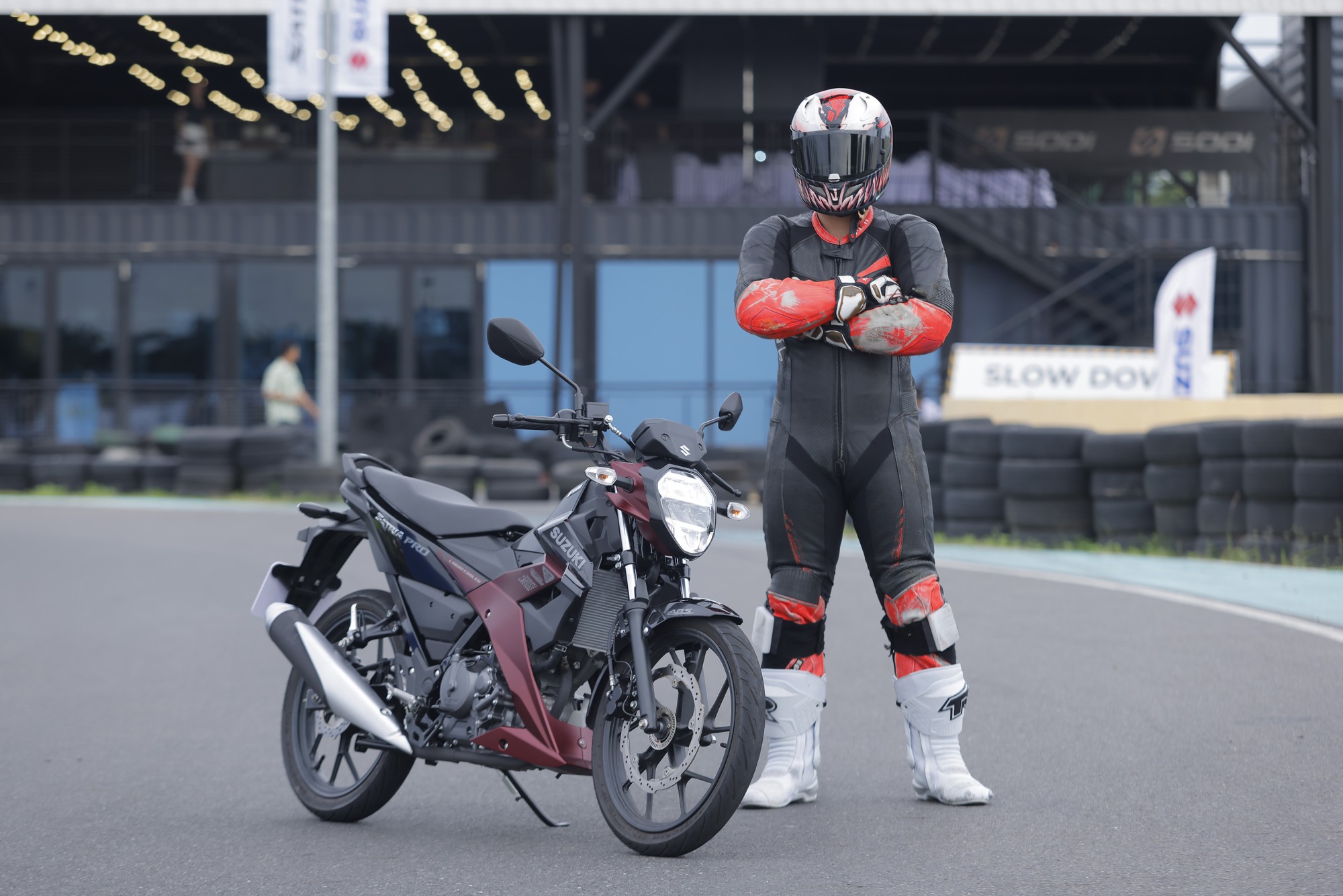 Suzuki New Satria với các tùy chọn màu sắc Các phiên bản màu Suzuki New Satria