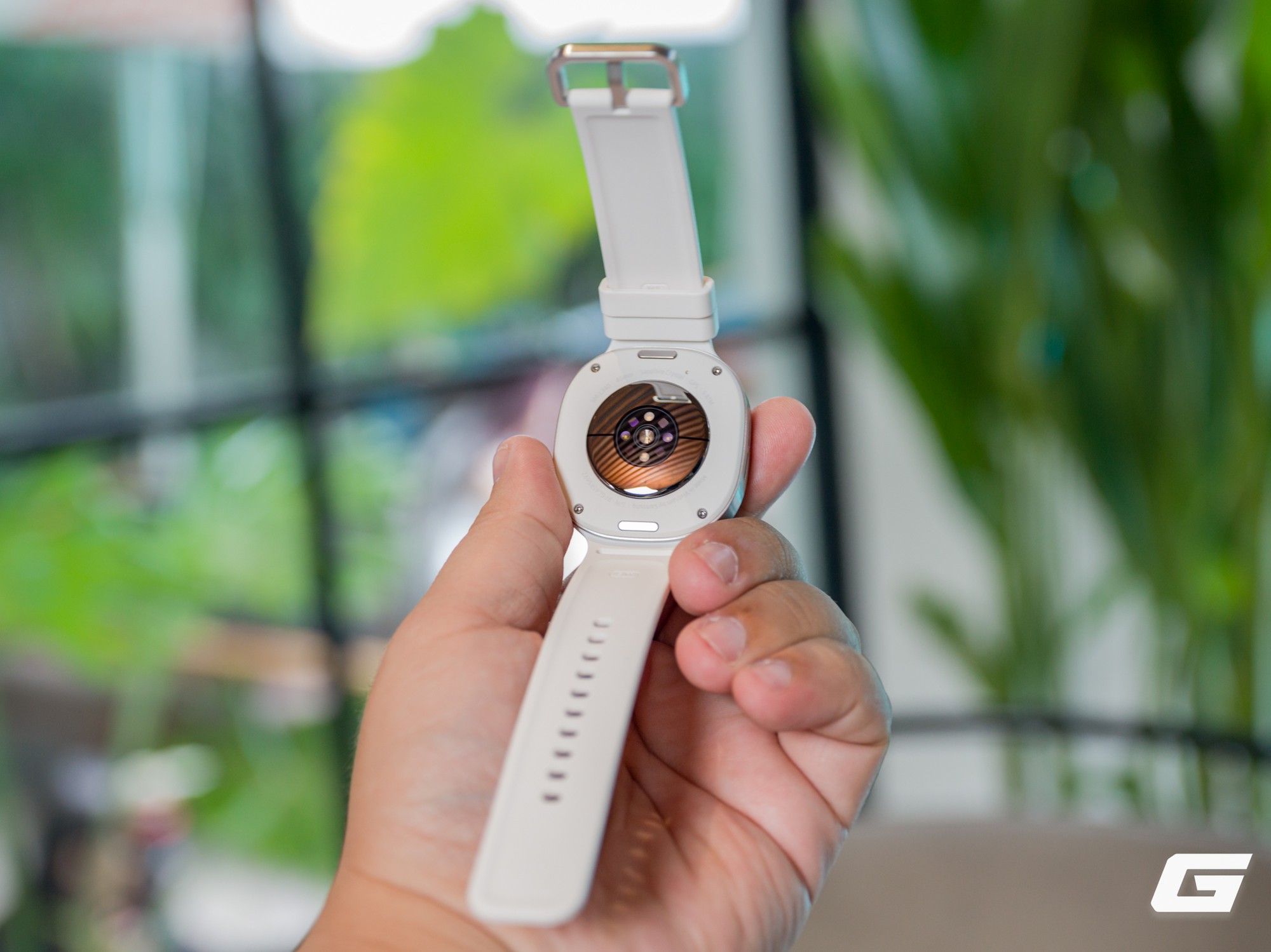 Mặt đáy Galaxy Watch9 với cảm biến BioActive