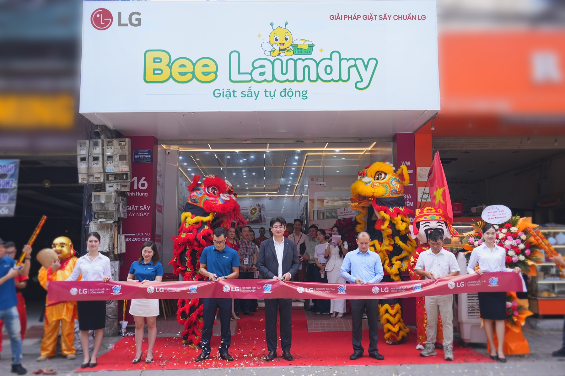 Hình ảnh bên ngoài cửa hàng Bee Laundry
