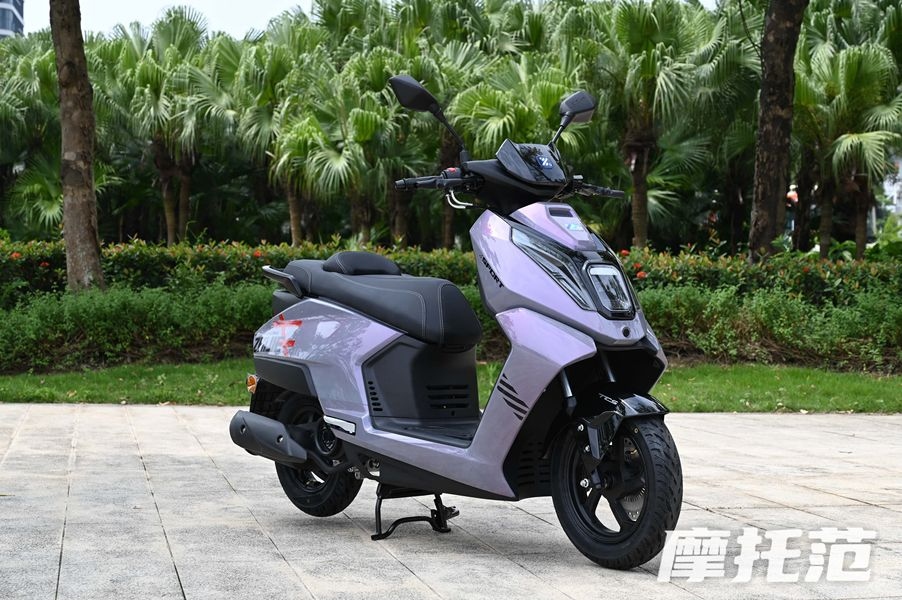 Thông số động cơ và thiết kế xe Zhijie Lingmeng M7 Động cơ 150cc, bình xăng lớn, yên thấp trên Zhijie Lingmeng M7