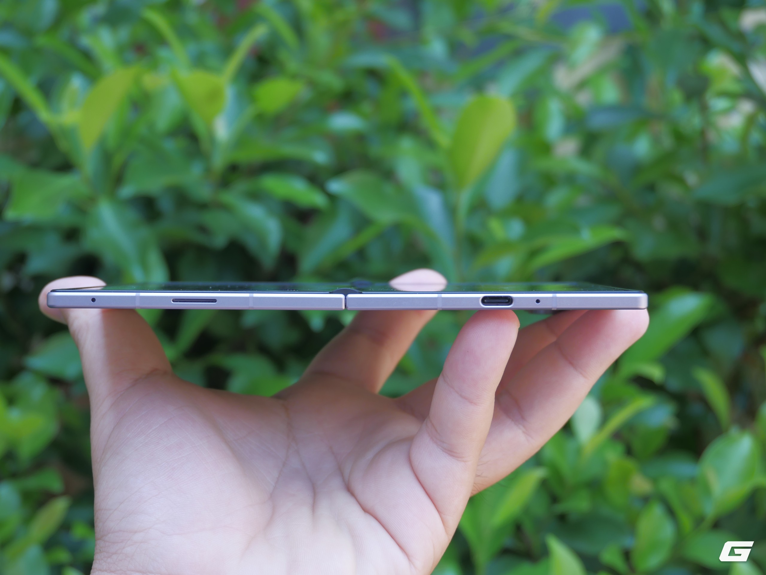 Trải nghiệm Galaxy Z Fold8 làm máy đọc sách: Hơn 40 triệu liệu có Cận cảnh màn hình Galaxy Z Fold8 khi hiển thị văn bản