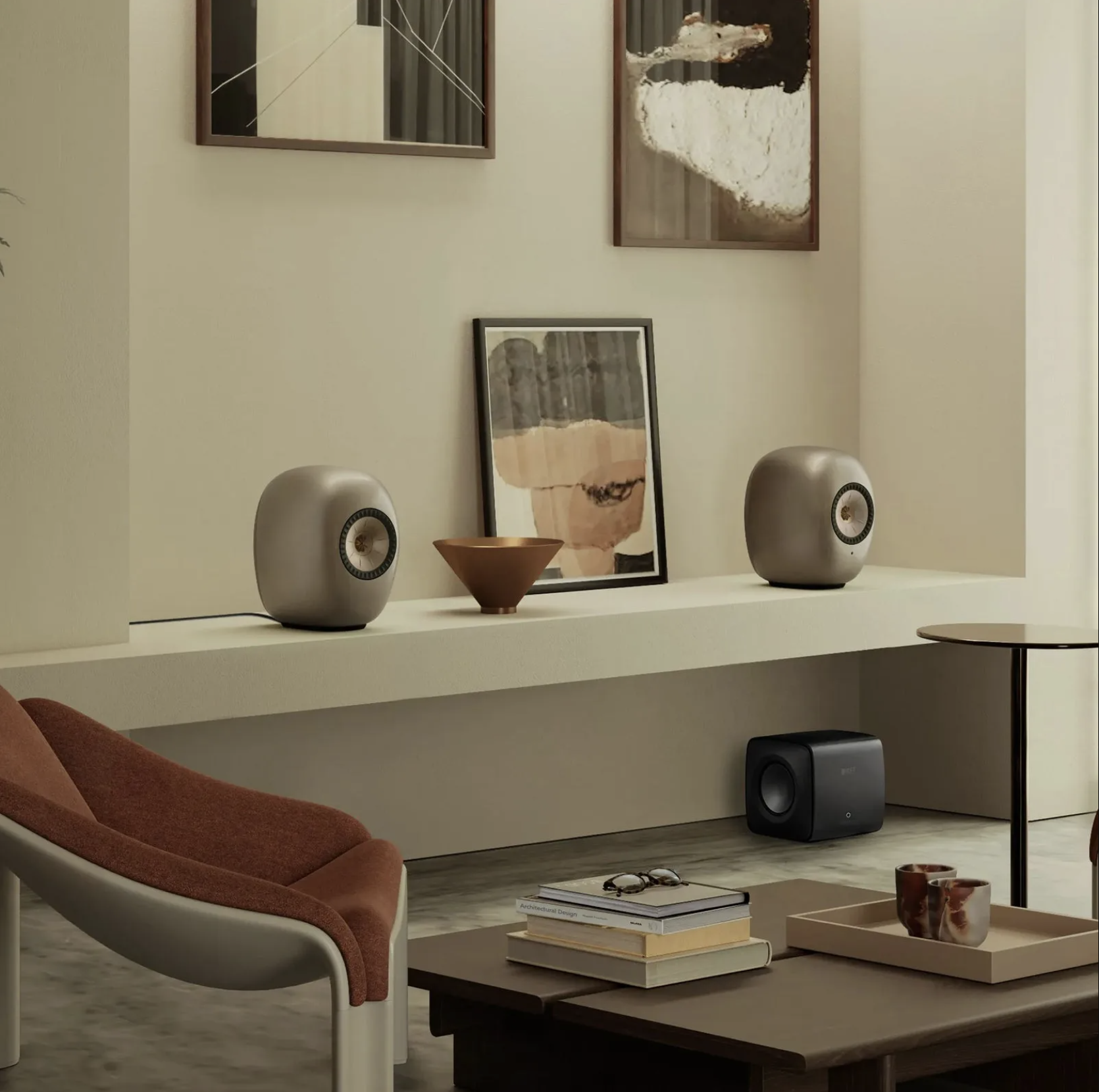 Thiết kế độc đáo của KEF LS LUXE. Cận cảnh chi tiết thiết kế mềm mại, liền khối của loa KEF LS LUXE.